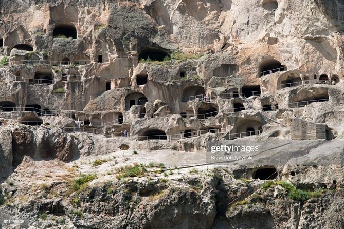 LEGENDARY PLACES OF GEORGIA: VARDZIA, BORJOMI, RABAT.( Group Tour) - The English-language question needs attention