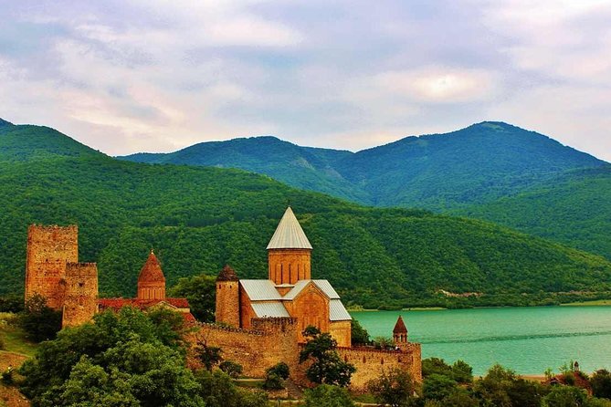 Mtskheta, Ananuri, Gudauri and Kazbegi Full Day Tour from Tbilisi - Gudauri and the Russian-Georgian Friendship Monument