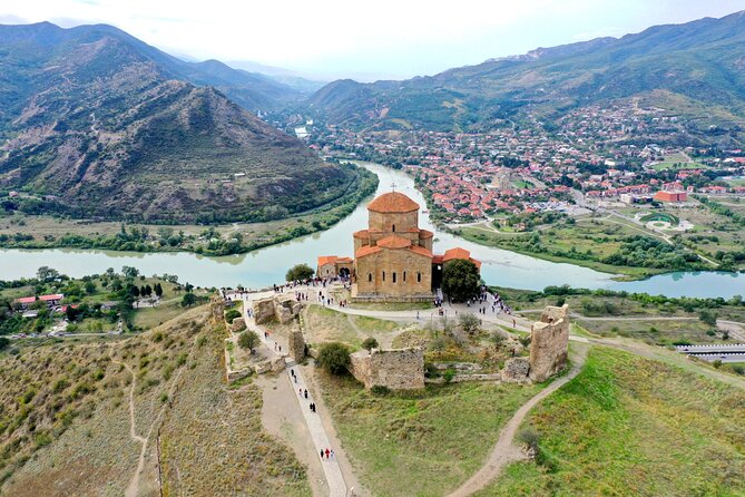 Mtskheta, Gori and Uplistsikhe Day Tour from Tbilisi - Seeing Mtskheta and Svetitskhoveli