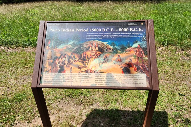 Ocmulgee Mounds Smartphone (GPS/APP) Guided History Walking Tour - What the smartphone format does well
