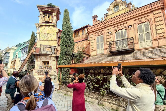 Old Tbilisi Highlights Walking Tour with Wine & 10 Tastings - Peace Bridge and Shardeni Street