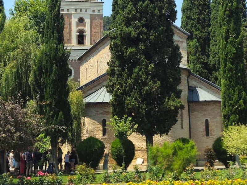 One-day tour in Kakheti with a guide and free wine tasting - The guides are a major part of the experience
