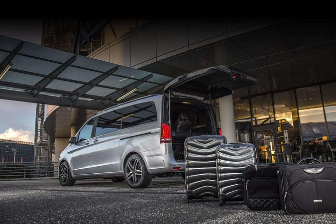 Private airport - city transfer Tbilisi - Meeting your driver at Tbilisi International Airport