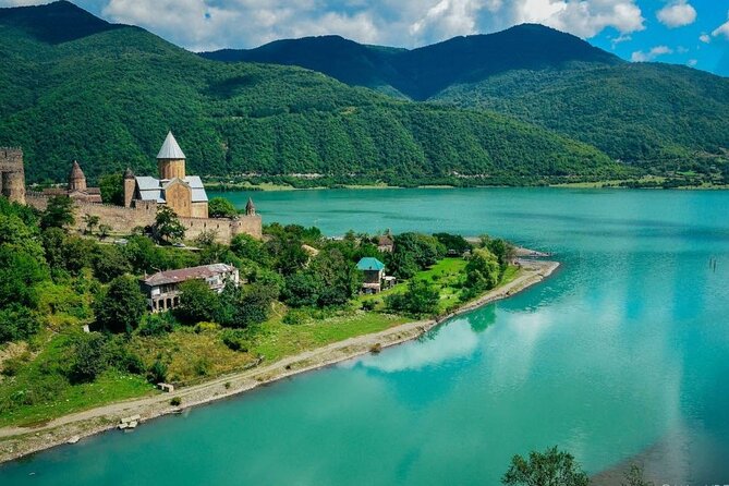 Private day Tour from Tbilisi to Kazbegi and Gudauri - Why this route works from Tbilisi