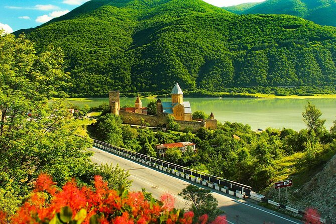 Private day Tour from Tbilisi to Kazbegi and Gudauri - Ananuri Fortress: the best history stop