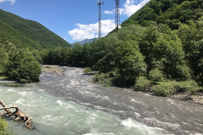 Private Day Trip to Gudauri and Kazbegi from Tbilisi via Jvari and Mtskheta - Gudauri, Cross Pass, and the Friendship Monument