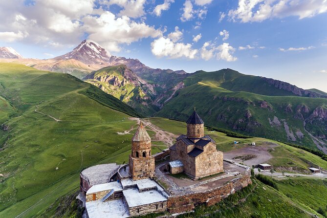 PRIVATE Day-Trip to Kazbegi (The most popular tour in Georgia) - The guide can make or break the drive