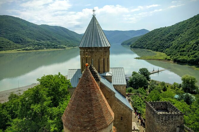 Private Kazbegi Tour: Gergeti, Ananuri & Scenic Views - Guides can make or break a long road day