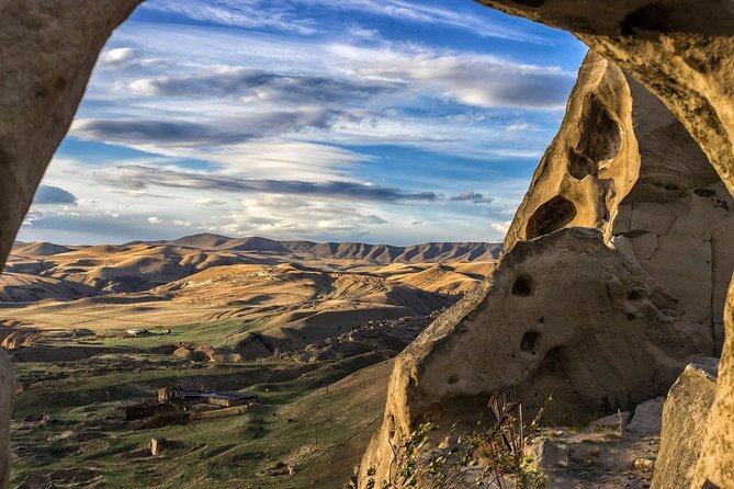 Private Tour to Mtskheta Stalin Museum Uplistsikhe Caves - Lunch and optional wine tasting