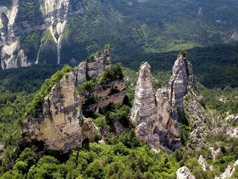 Racha-Lechkhumi Mountain tour from Kutaisi - Shaori Reservoir: water, mountains, and photo time