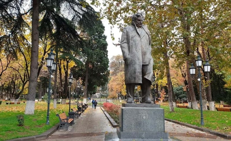 Revolutionary Tbilisi Walking Tour - Starting at Pushkin Square