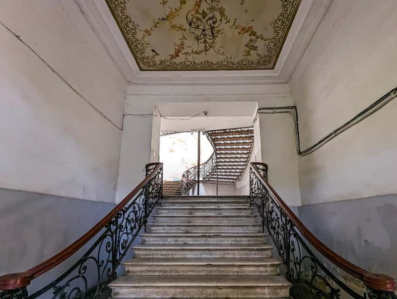 Sololaki - Urban Legends Walk of Bourgeoisie & Haunted Flats - Should you book the Sololaki Urban Legends Walk?