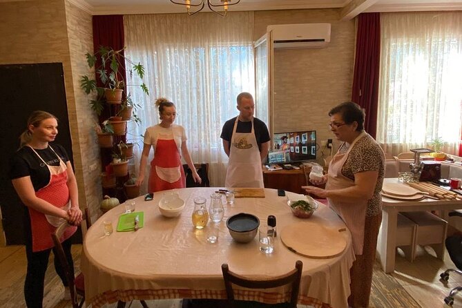 Taste of Georgia. Cooking-Class Khinkali, Khachapuri and more - A family setting instead of a restaurant table