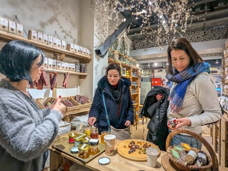 Taste Tbilisi - a delicious Food & Drink walk of Tbilisi - Sololaki’s faded elegance between food stops