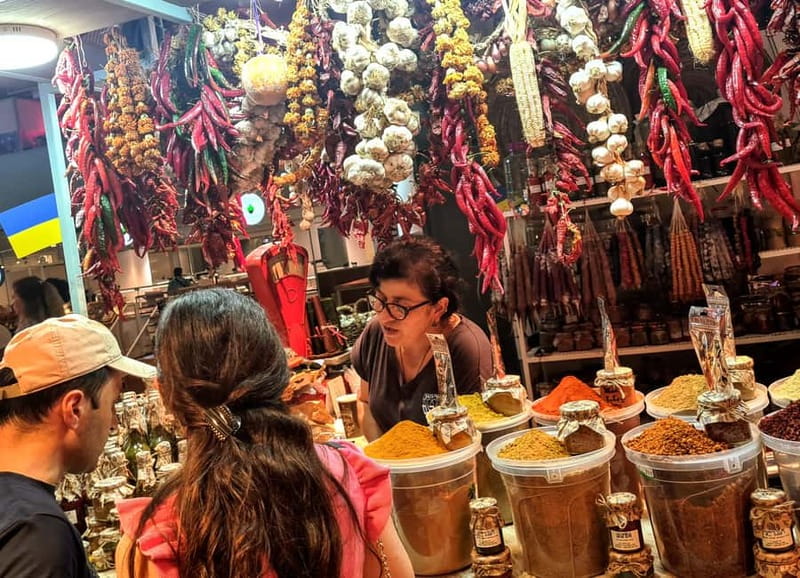 Taste Tbilisi - a delicious Food & Drink walk of Tbilisi - Starting with khinkali in an old Tbilisi restaurant