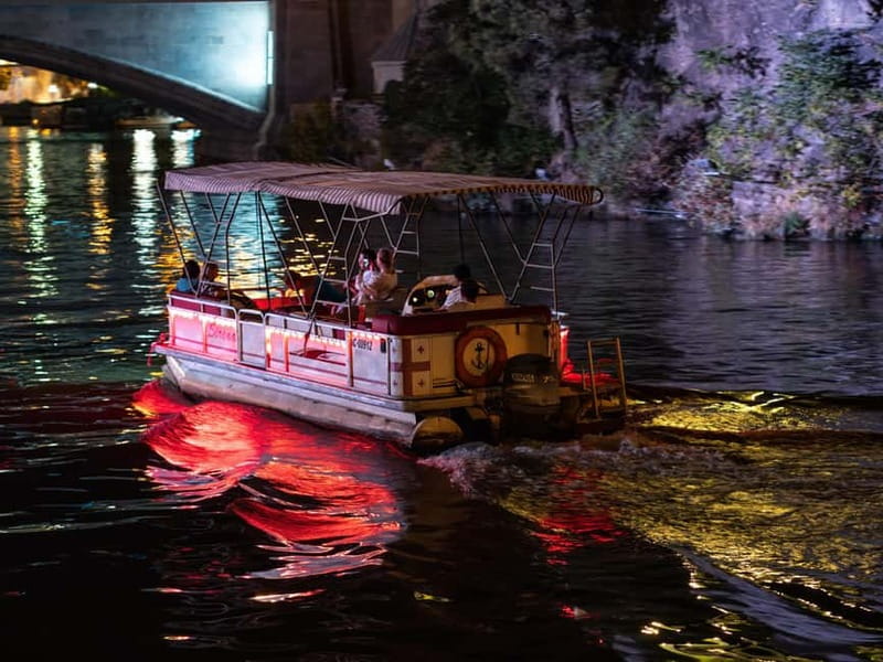 Tbilisi: 2-hours Midnight Express Guided Tour - The guides are a major part of the value