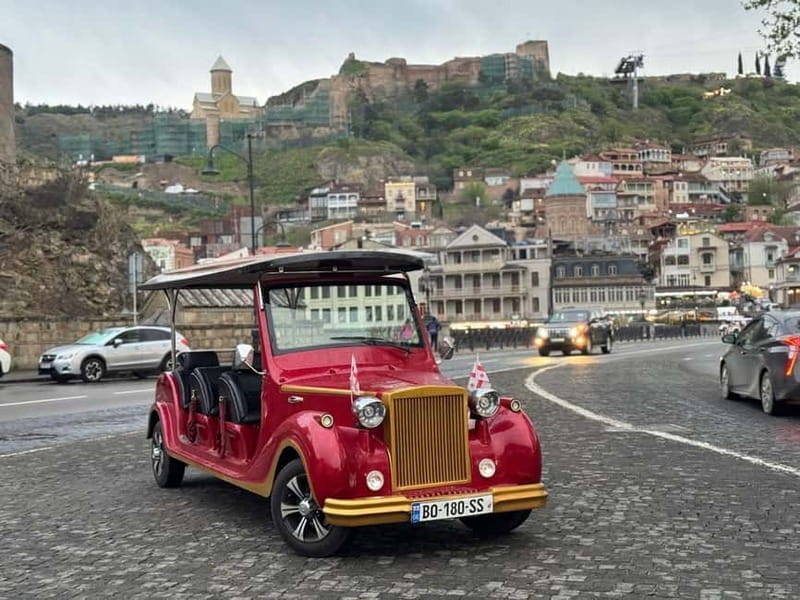 Tbilisi: 45-Minute City Tour by Retro Bus - How good are the guides?