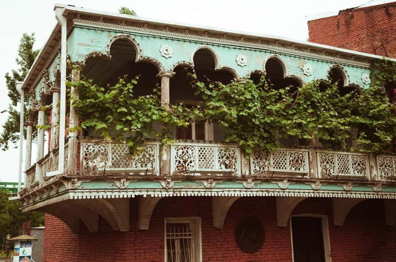 Tbilisi: 50+ Hidden Gems Guided Tour - What the walking and driving arrangement is really like