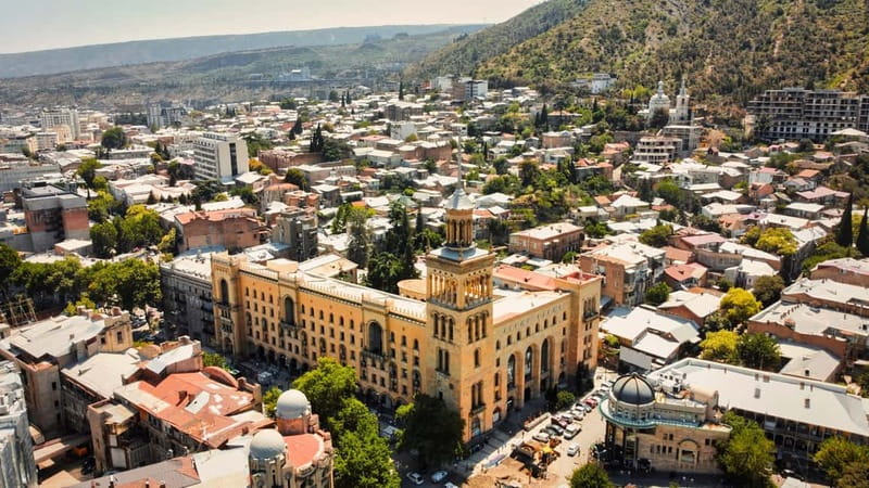 Tbilisi: Alternative Guided Walking Tour with Wine & Snacks - Café Stamba and Tbilisi’s creative side