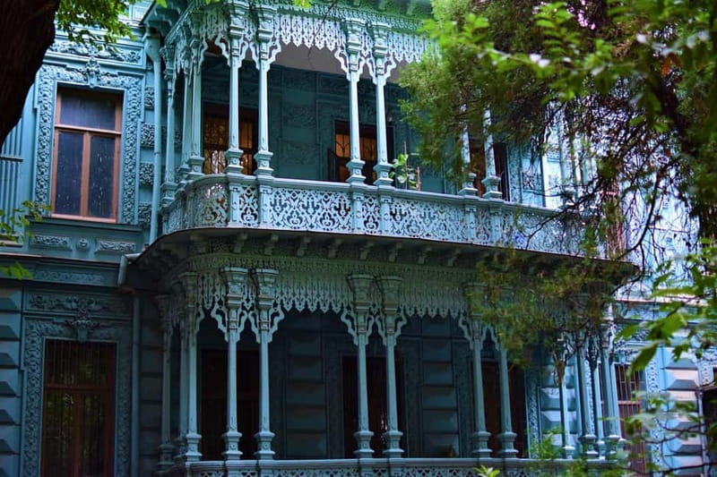 Tbilisi: Alternative Guided Walking Tour with Wine & Snacks - What the $42 price really covers