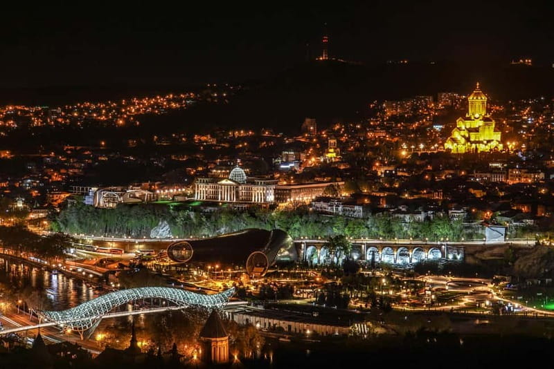Tbilisi at Night: 2-Hour Express Guided Tour With Tastings - What makes this Tbilisi night tour useful