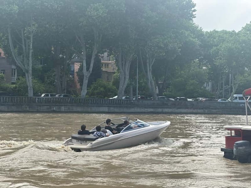 Tbilisi Boat Tour: Private Exciting Boat Trip in Old City - Why the private format matters