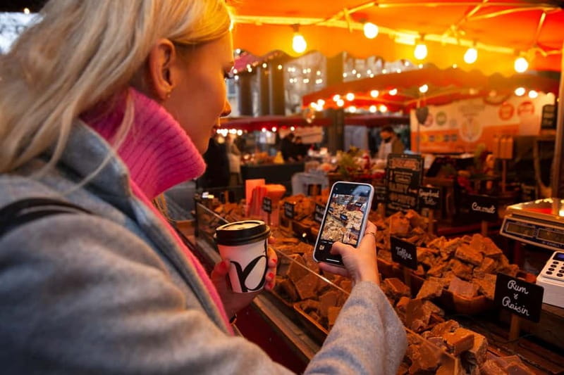 Tbilisi: Christmas Tour & Glühwein, Half-Day Guided Walking - Bicycle Monument and Cafe Gallery