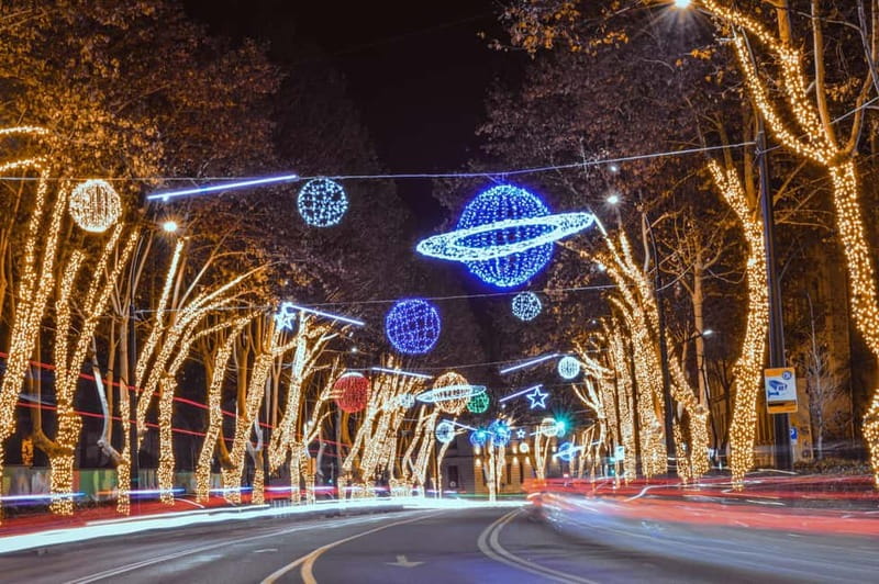 Tbilisi: Christmas Tour & Glühwein, Half-Day Guided Walking - What the guide adds to the evening