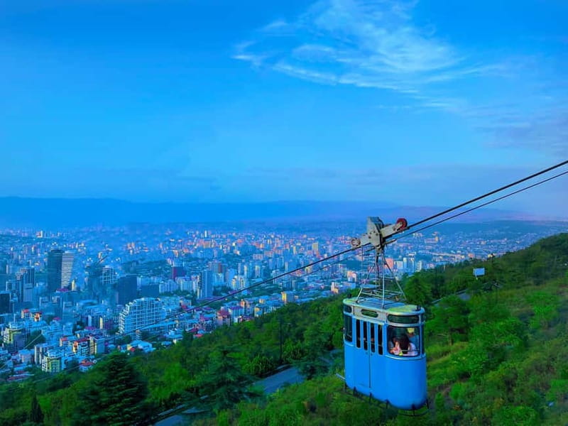 Tbilisi: Chronicle of Georgia, Old-town, Lake & 2 Cable Cars - Metekhi Church and Old Tbilisi