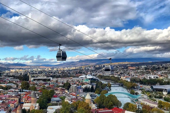 Tbilisi Explorer: Essential Walking Tour for First-Timers - Shardeni Street and souvenir time
