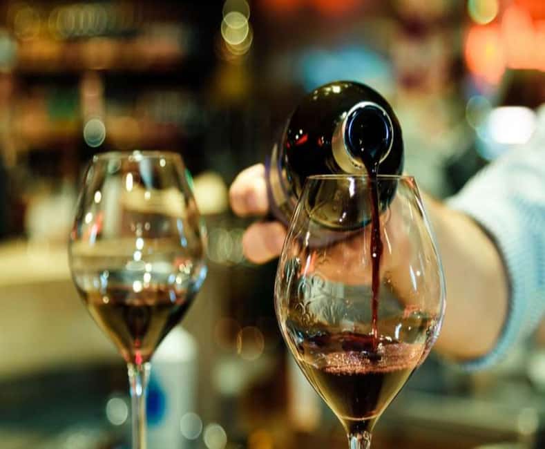 Tbilisi : Georgian Wine, Kachapuri & Pizza, + Tbilisi Tour - A four-hour evening built around food and a monument