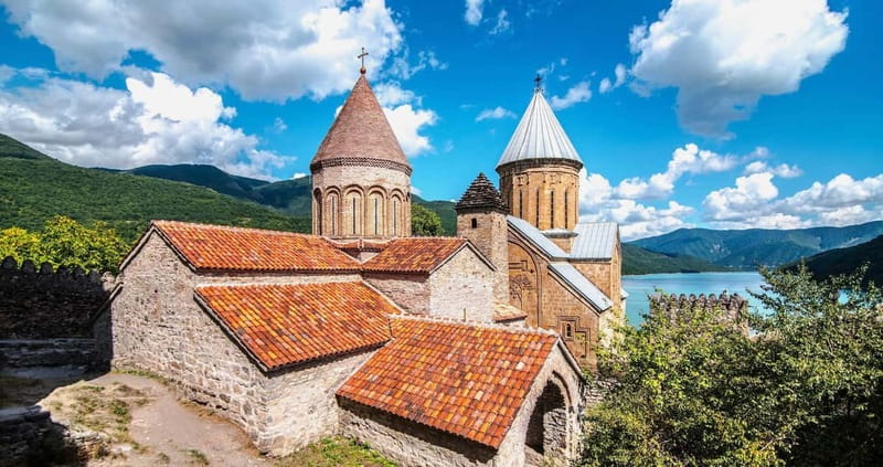 Tbilisi: Gudauri and Kazbegi Day Trip Including 4WD - The return journey and the cost of a packed day