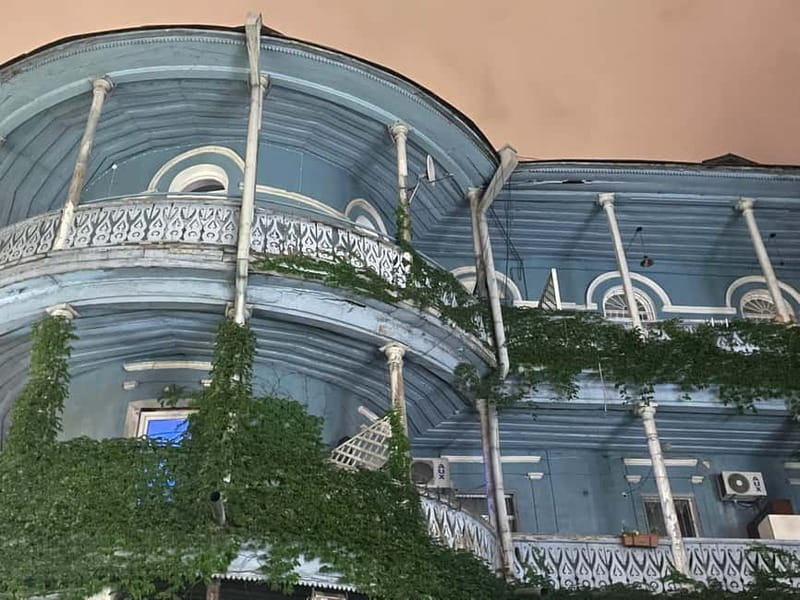 Tbilisi: Guided Walking Tour, Must See & Taste (All-Incl.) - Meidan Bazar and the flavors of Old Tbilisi