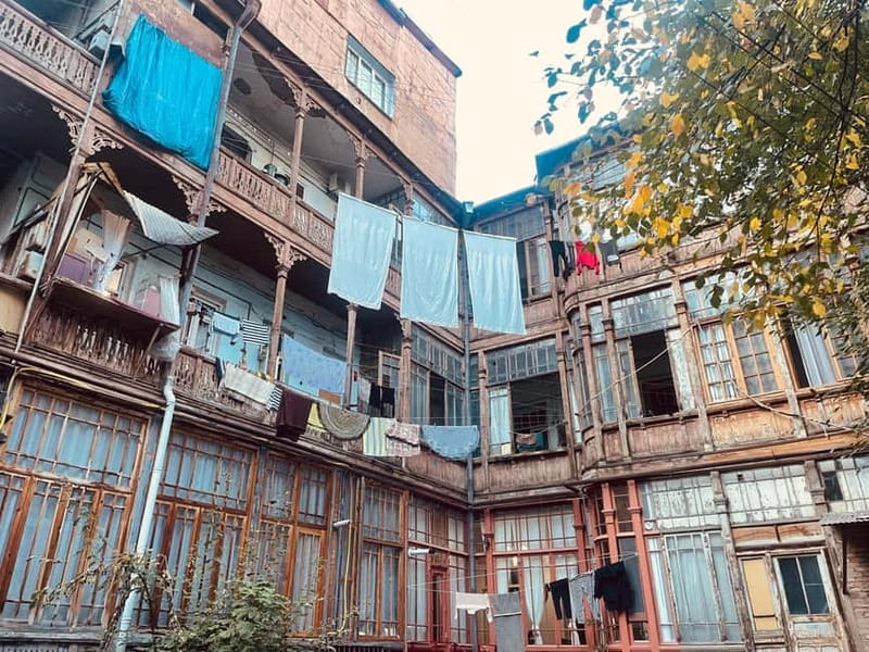 Tbilisi: Hidden Backyards Guided Tour - Rustaveli Avenue and Liberty Square