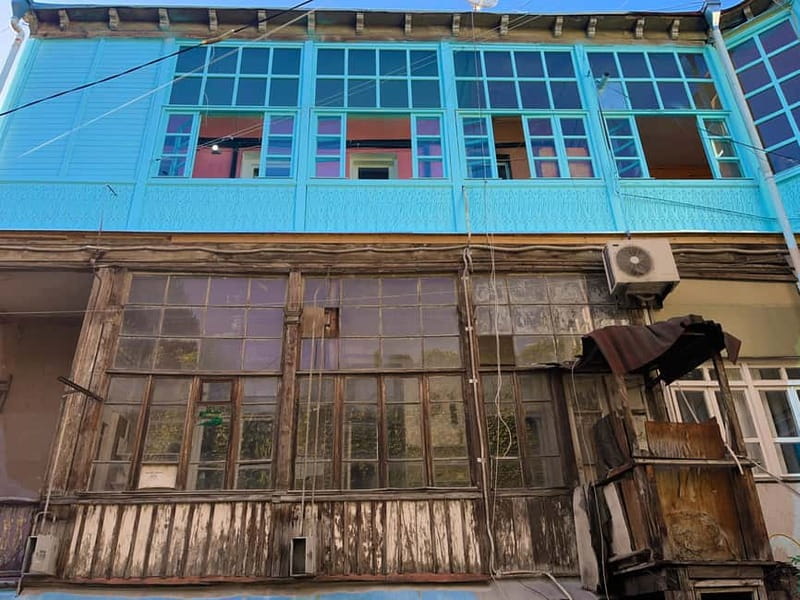 Tbilisi: Hidden Backyards Guided Tour - The metro ride is part of the lesson