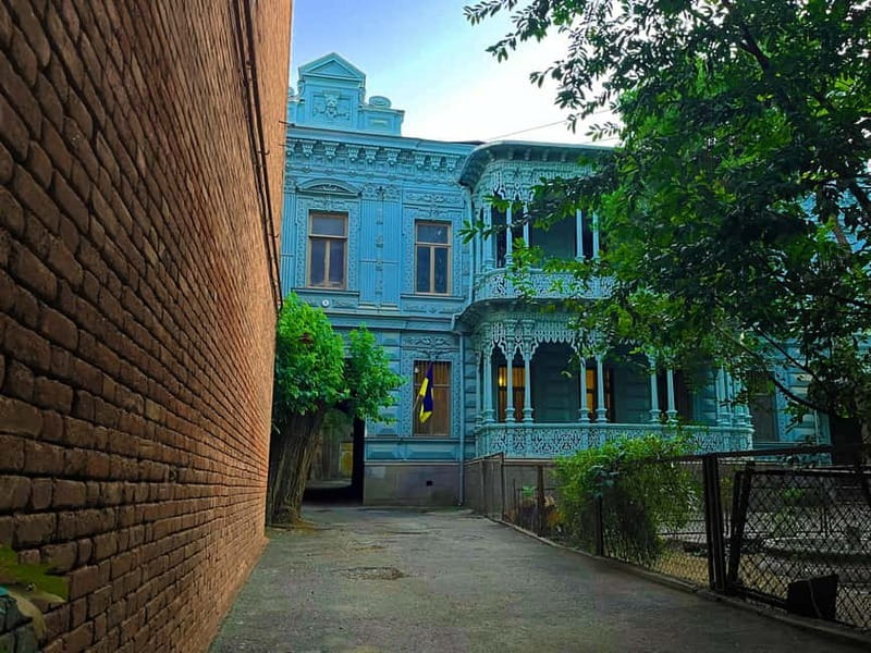 Tbilisi: Hidden Backyards Guided Tour - What you will and will not get for $17