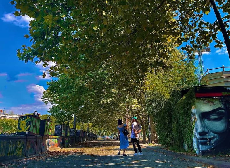 Tbilisi: Hidden Gems Walking Tour with Food & Wine Tastings - Why this three-hour walk makes sense