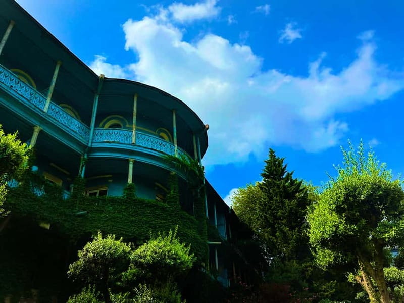 Tbilisi: Hidden Gems Walking Tour with Food & Wine Tastings - What the walking pace feels like