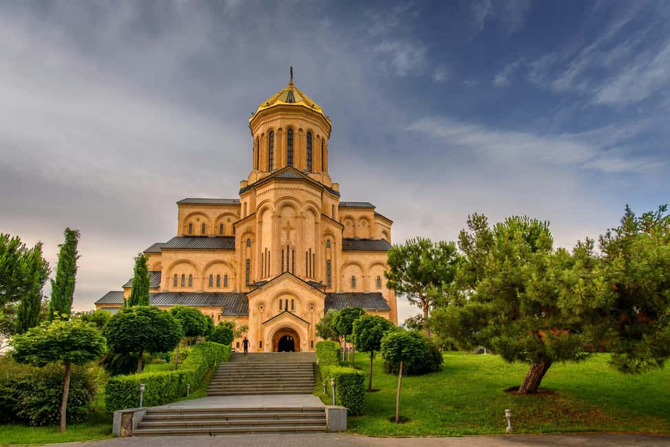 Tbilisi: Holy Trinity Cathedral Express Guided Tour - Who will enjoy this express cathedral tour?