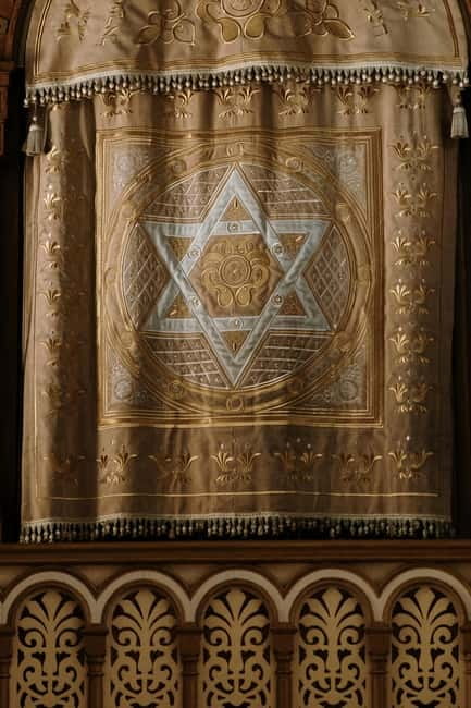 Tbilisi: Jewish Heritage Walking Tour - Teona’s guiding style makes a difference