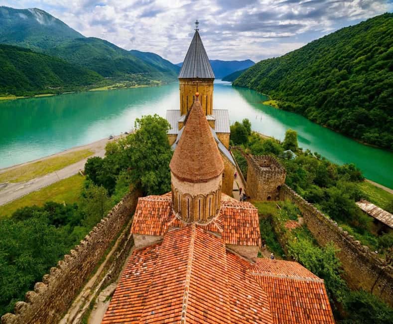 Tbilisi : Kazbegi, Ananuri, Gudauri and Gergeti, Day Tour. - Why this route works from Tbilisi