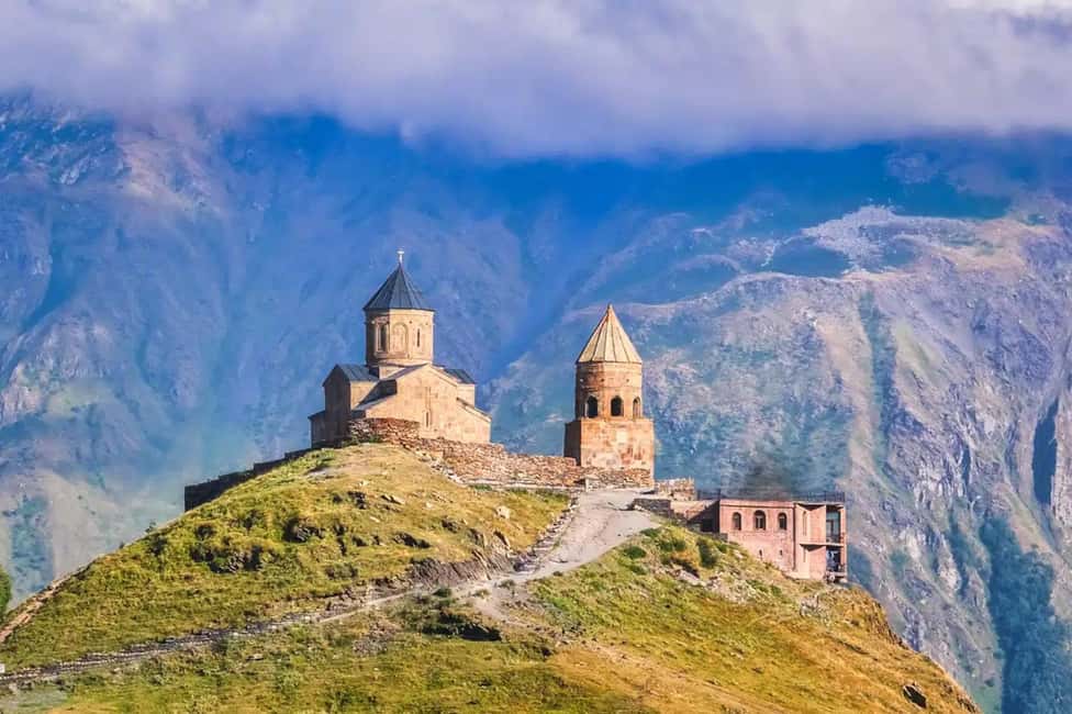 Tbilisi : Kazbegi, Ananuri, Gudauri and Gergeti, Day Tour. - Wine and alpine honey at the tasting stop