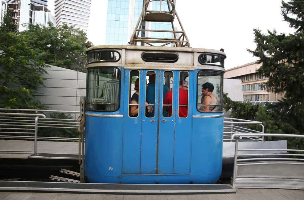 Tbilisi: Old and New City Guided Tour with 2 Cable Car Rides - The guides make the biggest difference