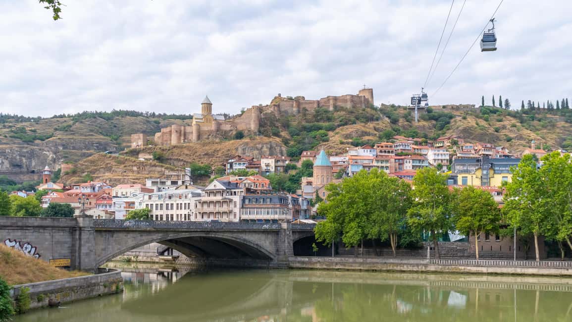 Tbilisi: Old and New City Guided Tour with 2 Cable Car Rides - Rike Park and the first cable car ride