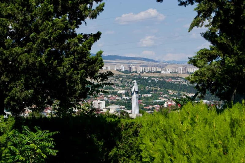 Tbilisi: Old & New city, Guided tour with 12 Tastings - Understanding Georgian Wine, Qvevri, Chacha, and Muscat