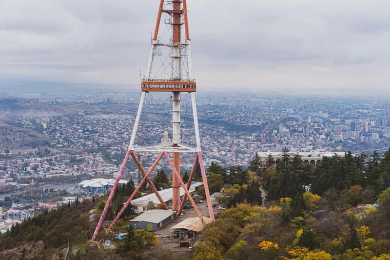Tbilisi: Old Town Sights & Funicular Ride to Mtatsminda Park - Riding above the Mtkvari River