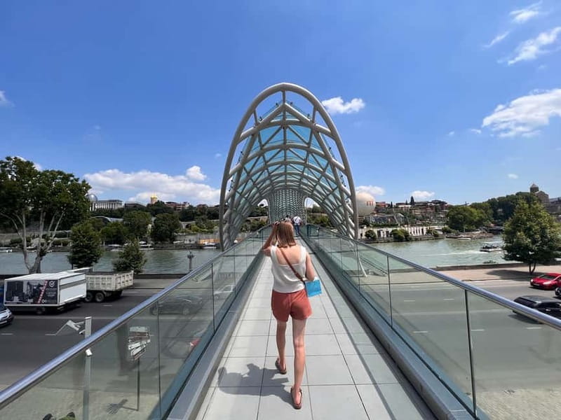 Tbilisi: Private Old City Walking Tour with Wine Tasting - Abanotubani and Tbilisi’s sulphur baths