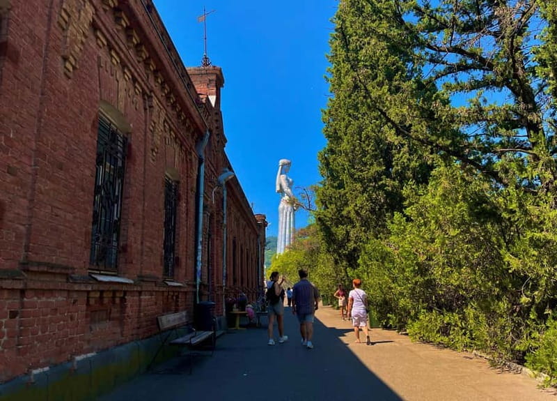 Tbilisi: Private Tour to Mother of Georgia & Narikala Castle - The cable car reveals Tbilisi in minutes