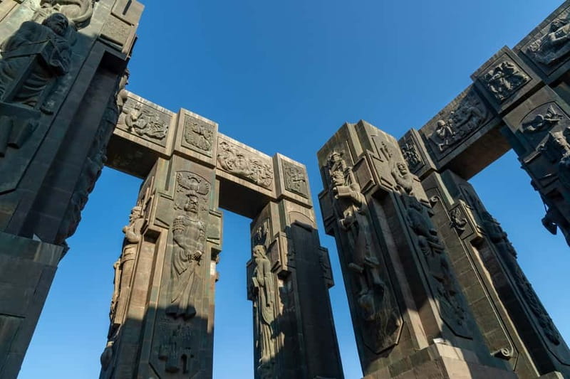 Tbilisi: The Chronicle of Georgia Express Guided Tour - Climbing toward the sixteen great pillars