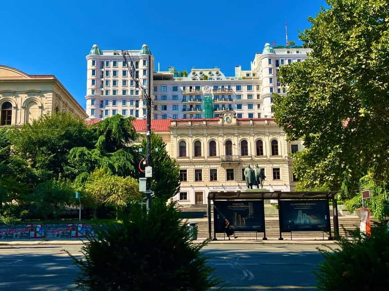 Tbilisi: Top 20 Highlights Guided Walking Tour with Tastings - Metekhi Church and the story of Tbilisi’s founding